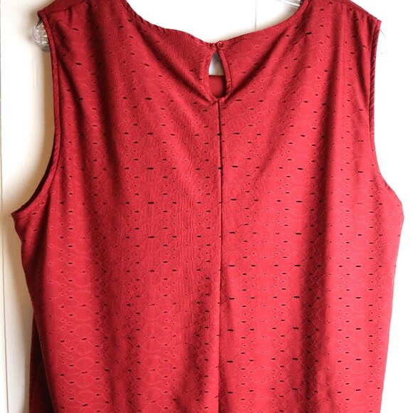 Christopher and Banks 2XL Maroon Eyelot Sleeveless Top Tank Shirt Stretchy - Picture 3 of 5